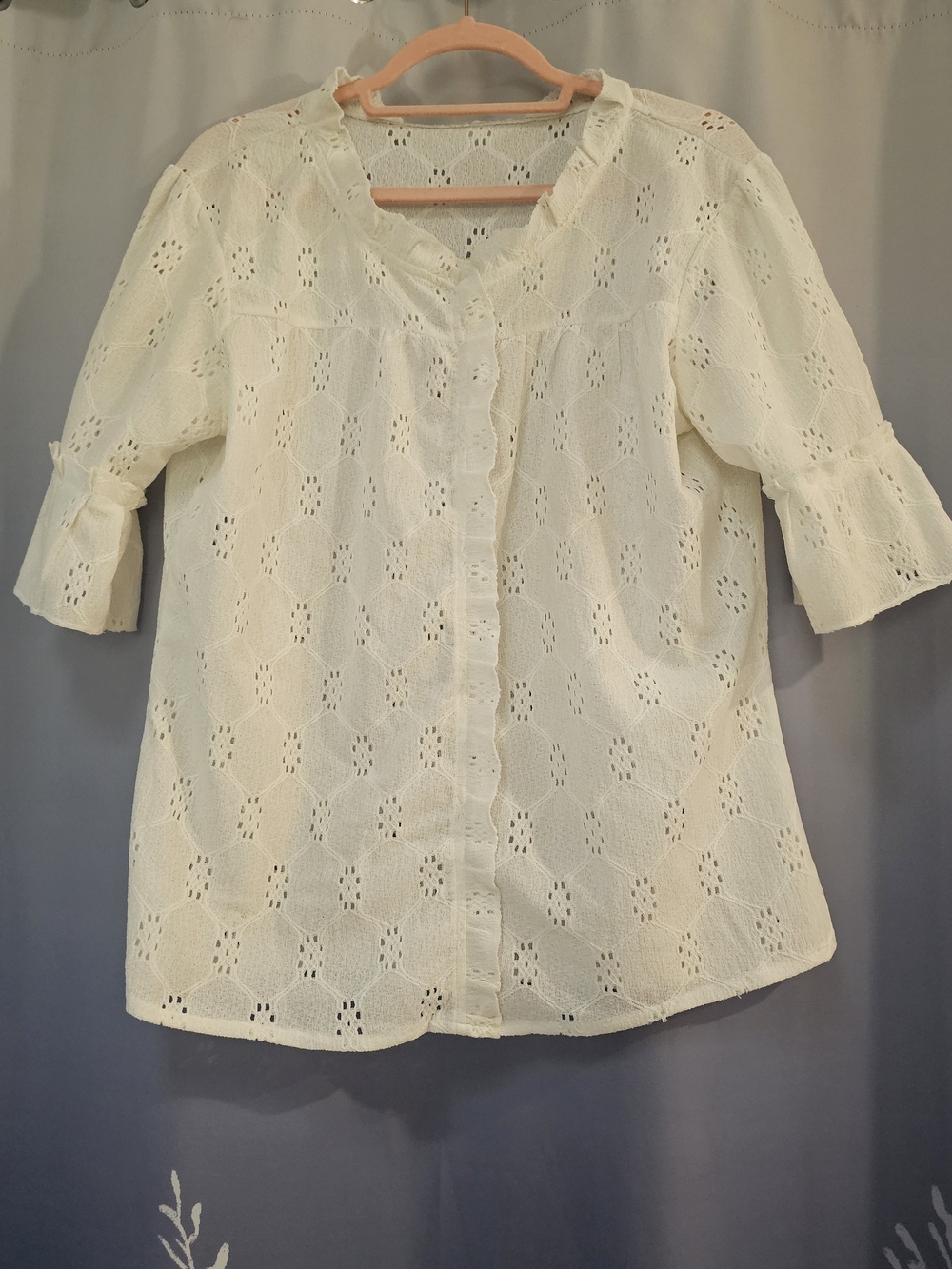 White Blouse With Cut Out Pattern - Picture 2 of 3
